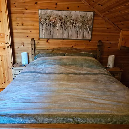 בקתה Woodland Log *