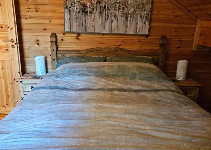 בקתה Woodland Log *